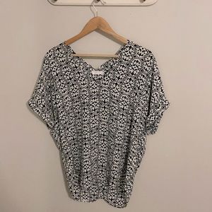 •white & black blouse•